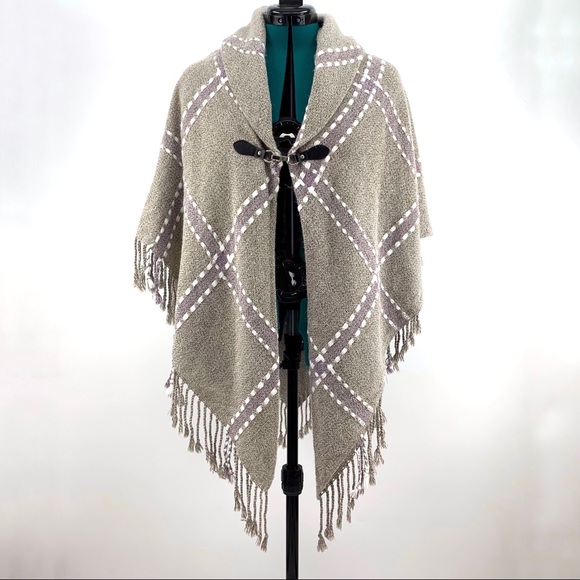 Accessory St New York NWT Shawl Style Knit Fringed Poncho, One Size - Picture 2 of 16